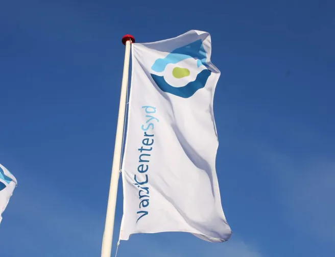 Flag med VandCenter Syd logo.